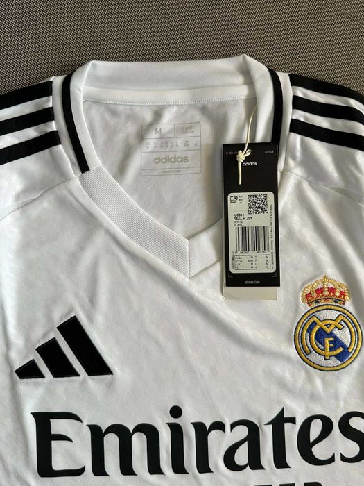 Чисто нови оригинални тениски Adidas Real Madrid налични M и L