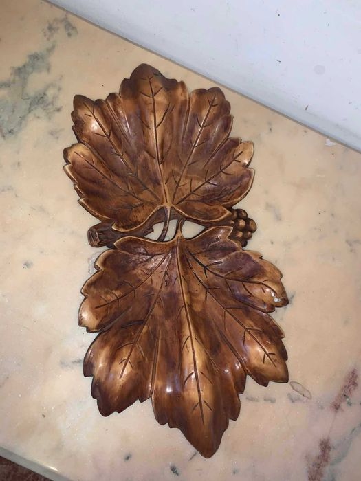 Fructiera in forma de frunza