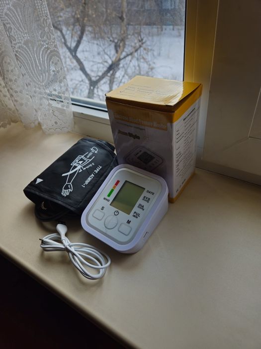 Тонометр электронный.