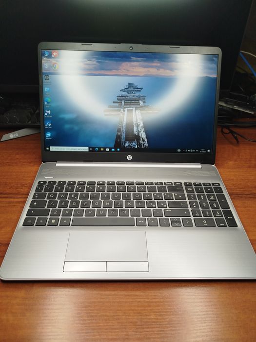 Продается ноутбук HP Laptop 250 G8 AMD Ryzen 3 8/256 15.6 FHD