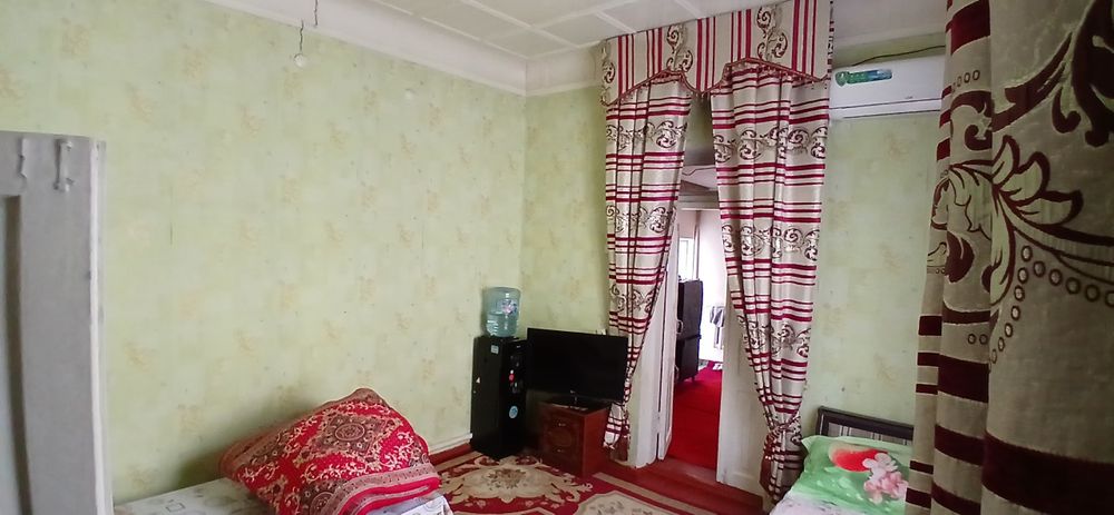 Yunsobotda  uy sotiladi 1.5 sotix