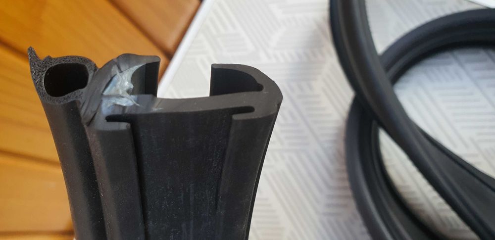 Cheder ferestre, garnituri de etansare cu sau fara banda de butil