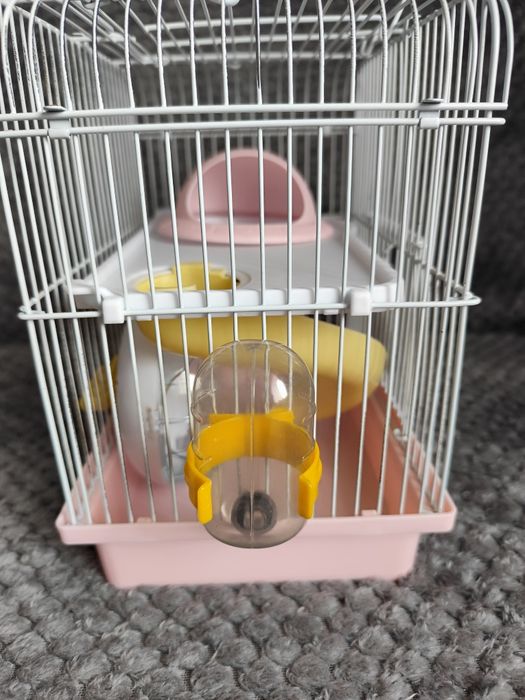 Продам клетку для хомяка.