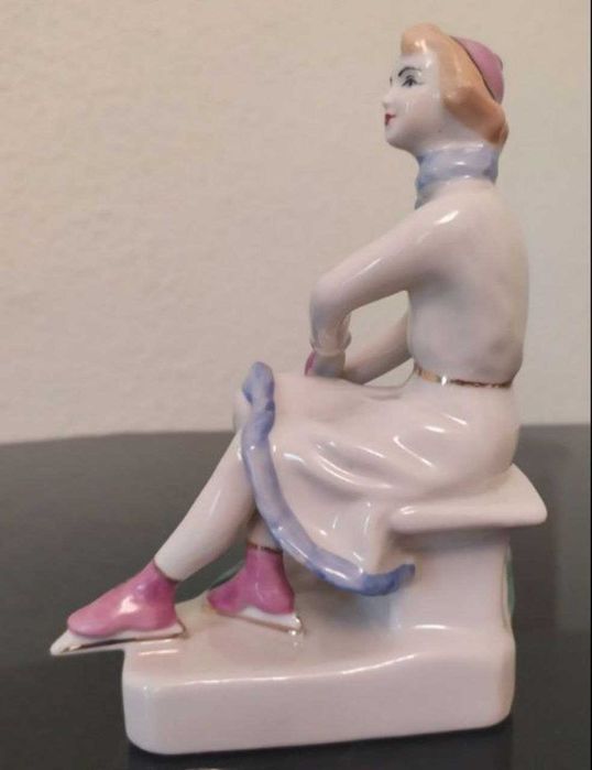 Новогодние подарки близким статуэтки "Лыжник" и "Фигуристка"