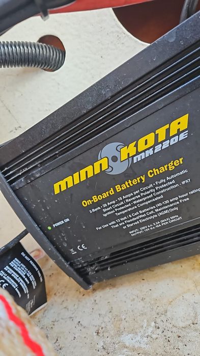 Redresor 12V , 2x10A minnkota