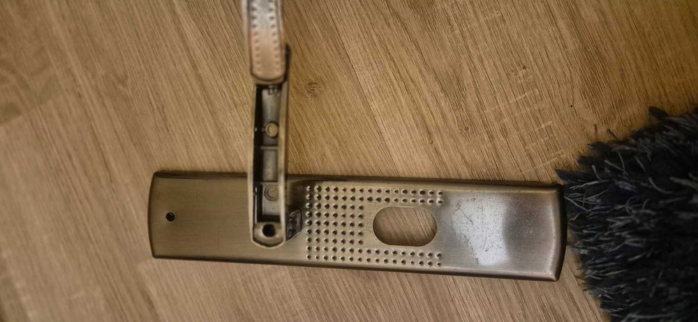 Продавам брава патрон и дръжки за врата