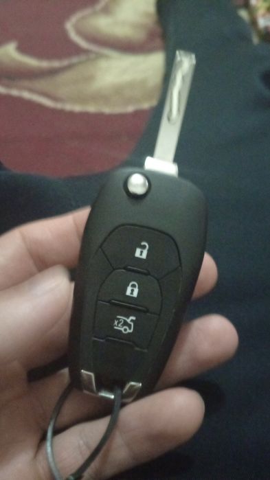 Qobilt pult sotilodi