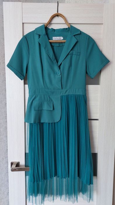 Продам платья размер 42-44