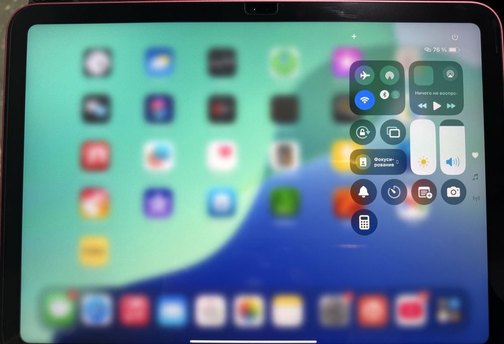 Продаю планшет Apple iPad A16 в идеальном сосотянии.