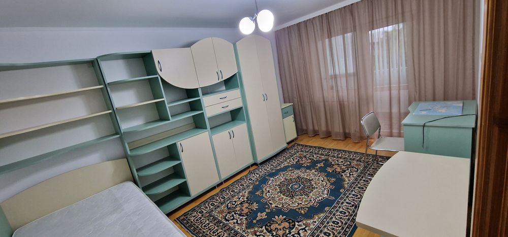 De inchiriat apartament 3 camere, etaj 3, zona Razboieni