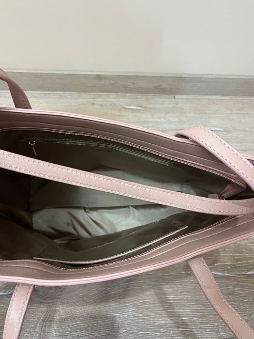 Дамска чанта на OPPOSITE