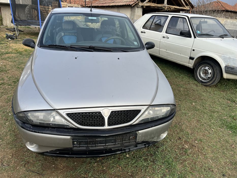 Продава се Ланчия Ипсилон 1.1 бензин на части. Продава се LANCIA