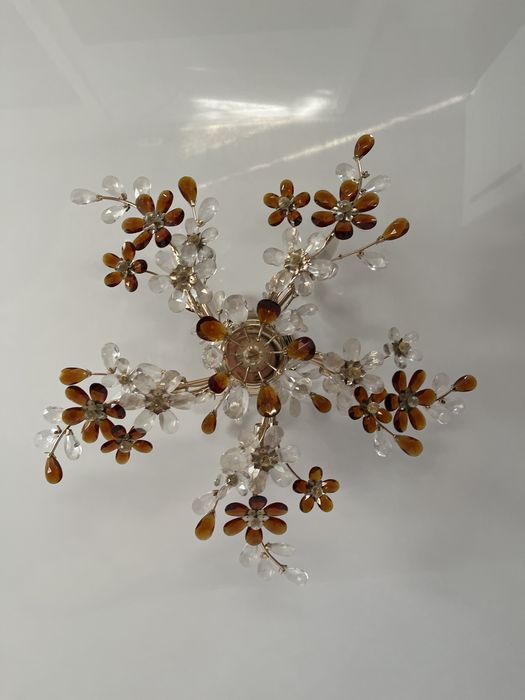 Люстра для зала