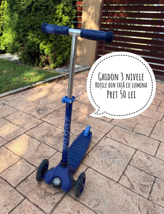 Trotineta Playtive cu lumini 3 nivele la ghidon