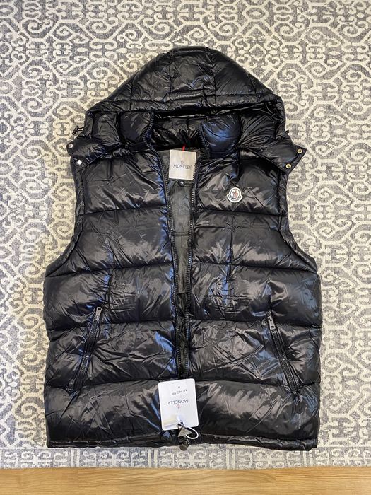 Moncler елек