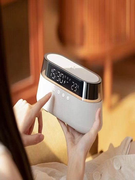 Беспроводная зарядка ,калонка,часы,будилник,FM-радио,RGB-подцветка