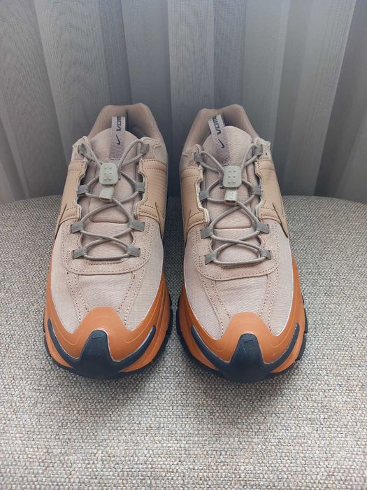 Nike Zoom Vomero 5 Roam