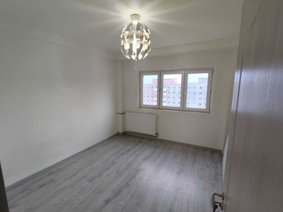 Vand apartament 2 camere decomandat Campia Libertatii