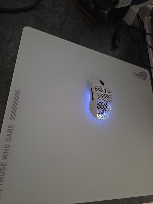 Игровой стекляный ковер asus rog