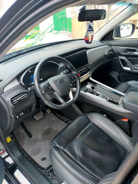 Продам кроссовер JAC S7