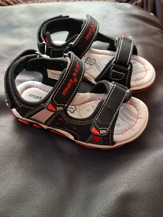Детски сандали матстар