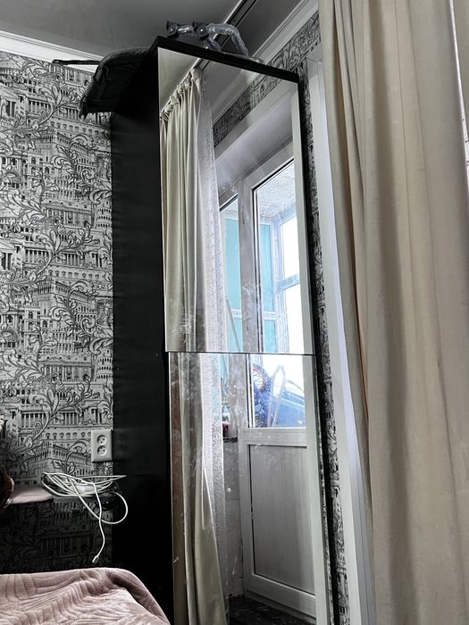 Шкаф с зерколом