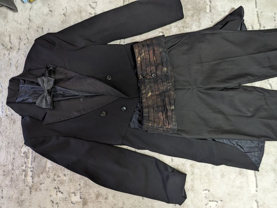 Продам костюм фрак