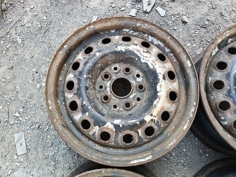Продам оригинальные металлические диски на Ауди 100
