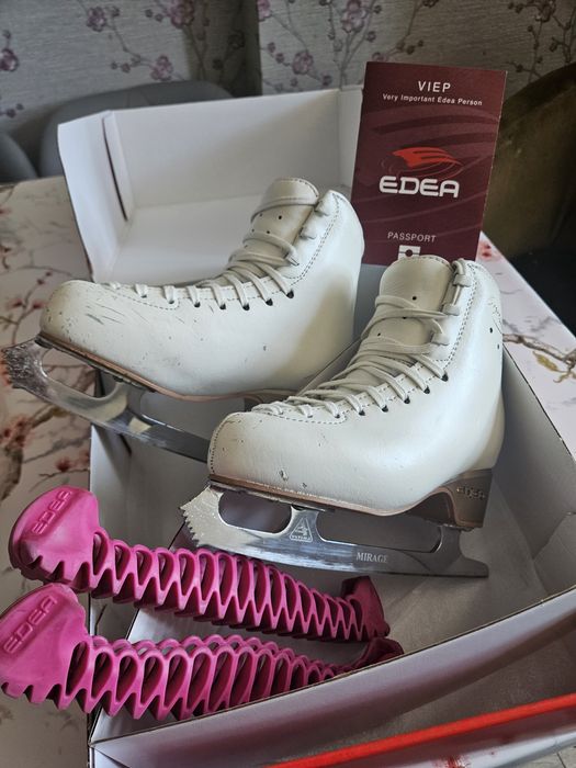 Продам коньки едея