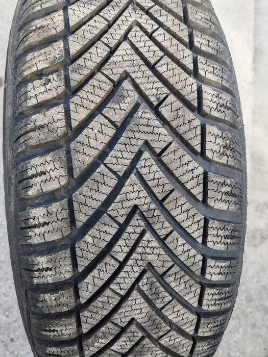 Cauciucuri All season cu jante de table 205/60/R16 pentru volvo, etc