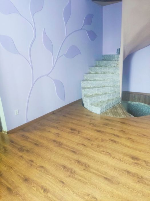 Продаётся трёхуровневый  дом в новой махале