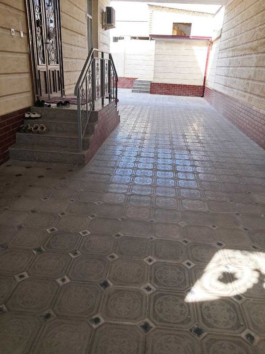 2 қаватли ҳовли срочна сотилади