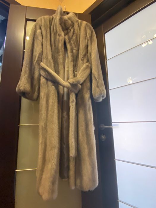 Шуба из голубой норки