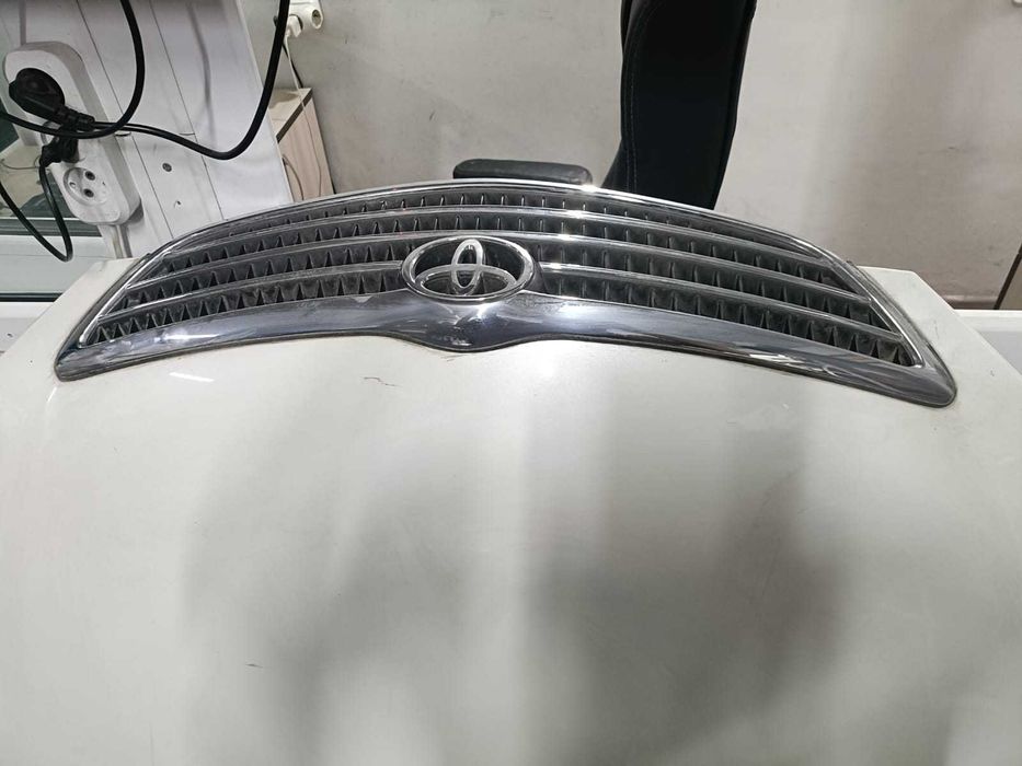 Оригинальный капот от Toyota Camry 30.