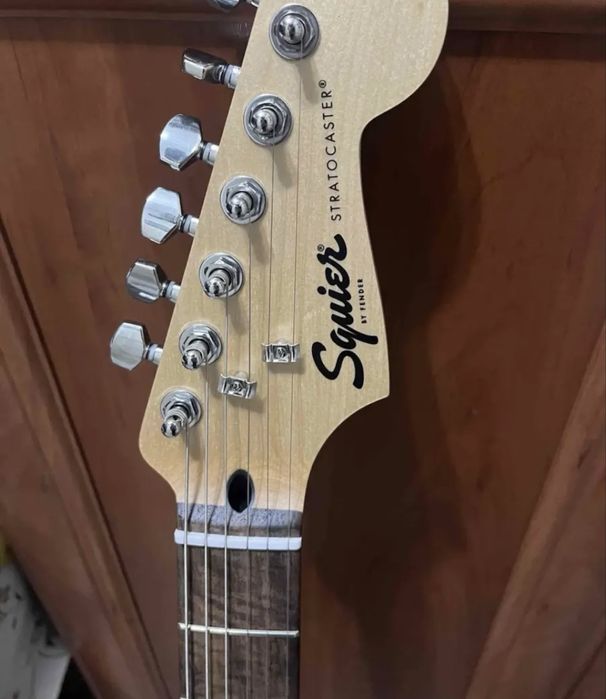 Fender Stratocaster ( sqiuer) Электогитара