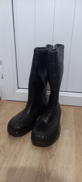 Резиновые сапоги