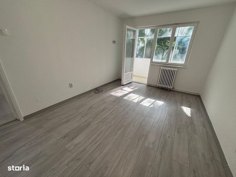 Vand apartament 2 camere Manastur