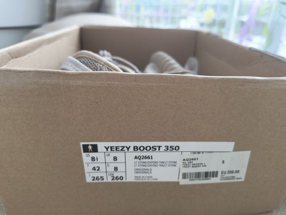 Pantofi Adidas Yeezy - mărimea  42