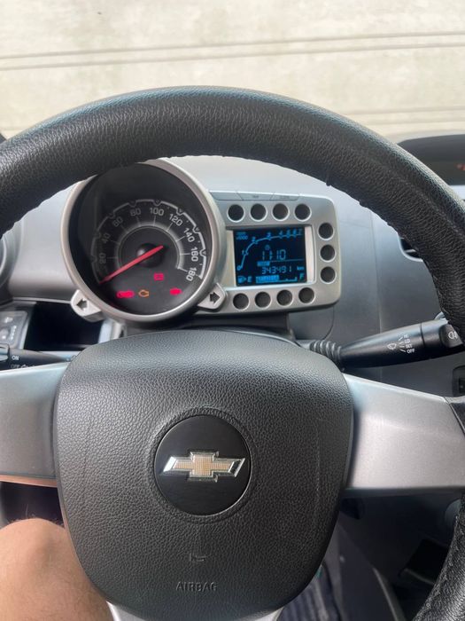 Продается машина спарк