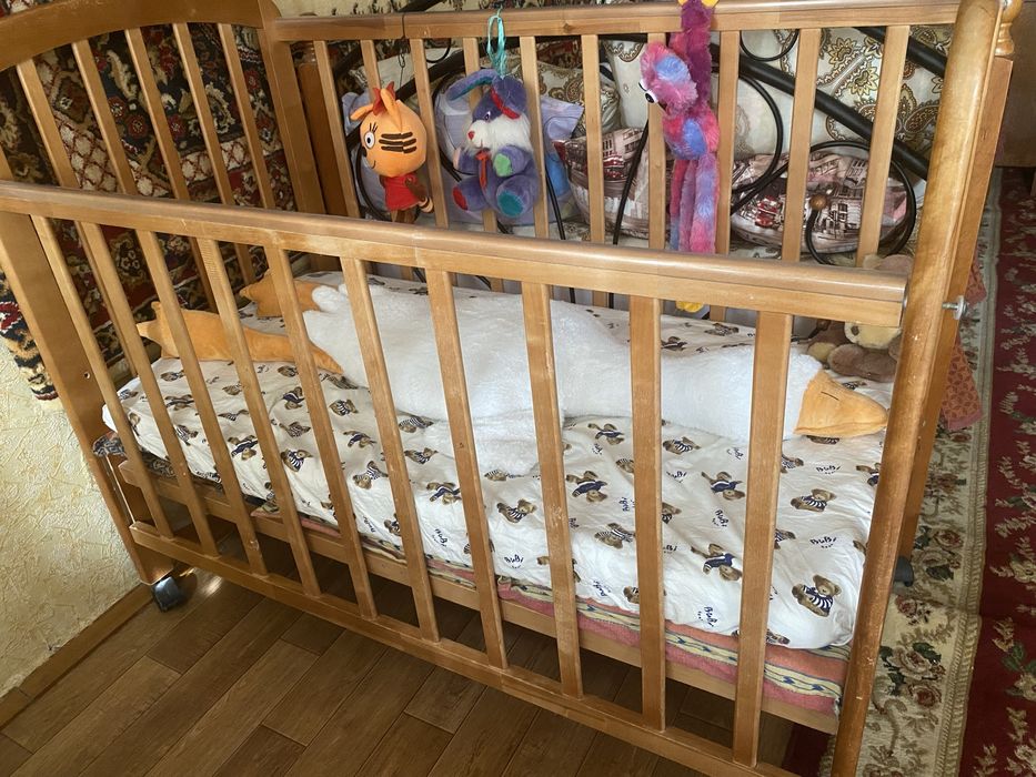 Продам детскую кроватку