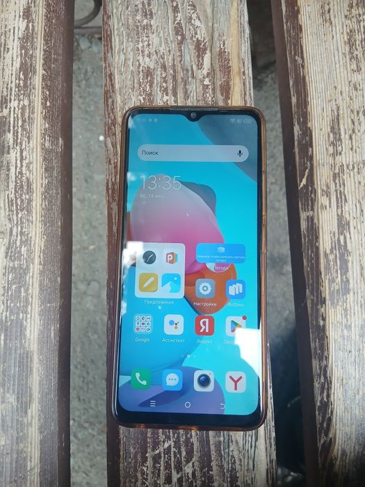 Продаю телефон tecno spark Go 23