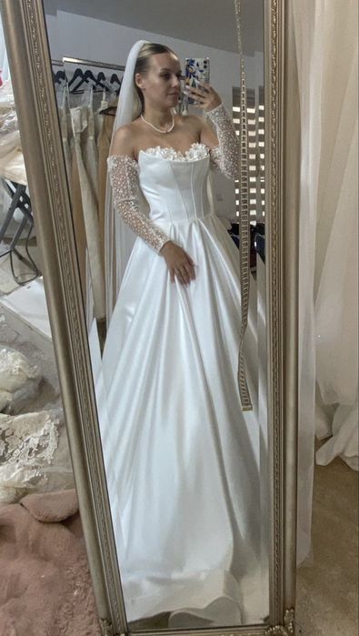 Vand rochie de mireasa NOUA din tafta