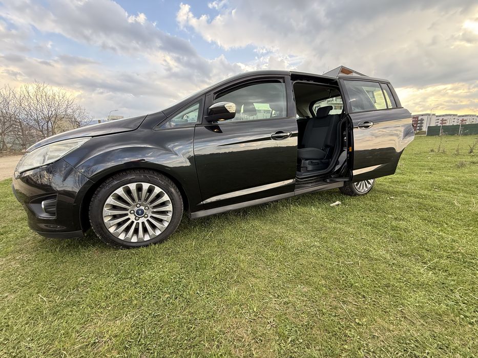 Vând FORD GRAND C-MAX 1.6 D  –Economica, manuală,6+1 trepte  7 locuri foarte  economa, ieftin de inttetinut A.C perfect functional