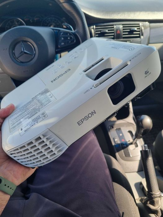 Проектор Epson Full HD