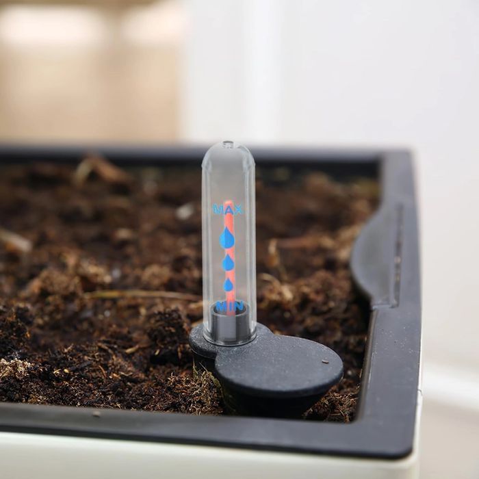 2 броя индикатори за ниво на водата