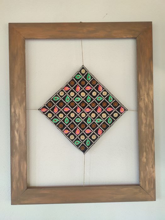 Mobilier rustic și ustensile vechi.