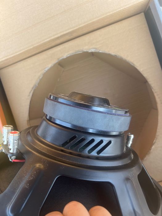 Продам саб хорошем состоянии