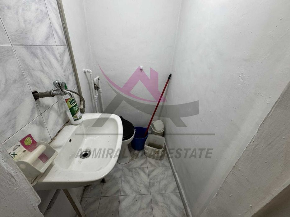 Дава се под наем Магазин в Варна, Колхозен пазар - 24 кв.м за 200 € - Снимка #2