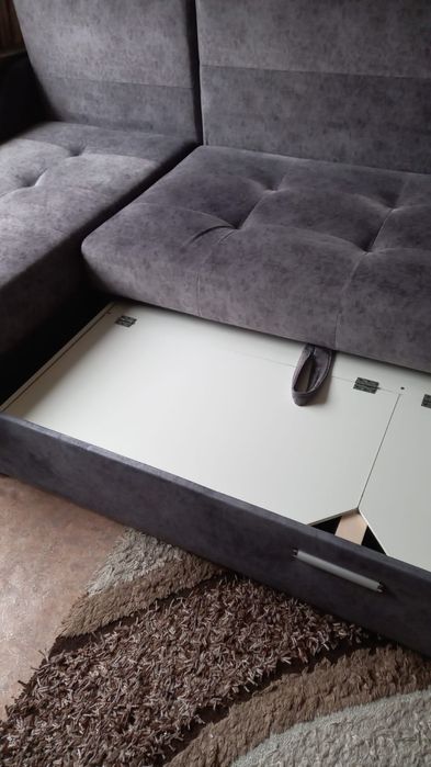 Продам диван угловой в отличном состоянии