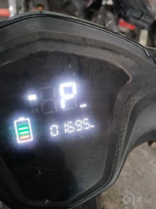 Skuter sotiladi kam yurgan
